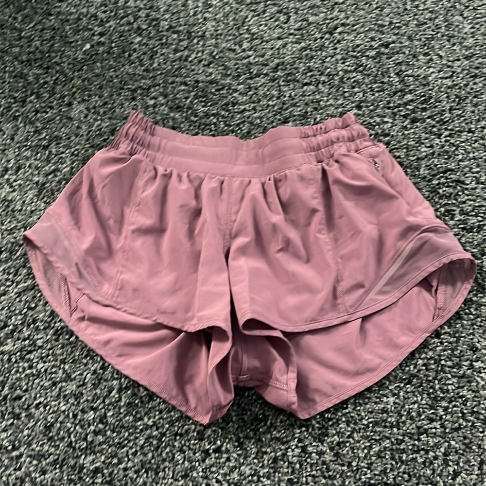 Lululemon hottie hot shorts, 2.5 inch